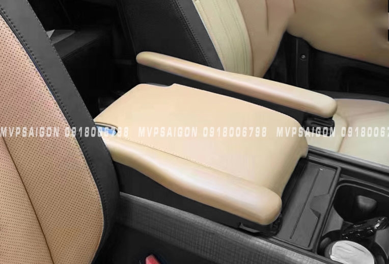 Độ ngả lưng ghế hàng hai Land Rover Defender