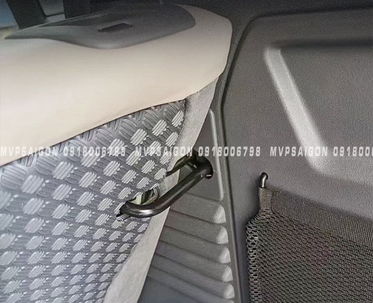 Độ ngả lưng ghế hàng hai Land Rover Defender