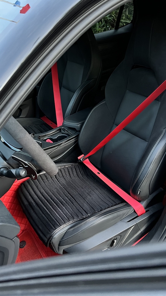 Đổi màu sắc dây đai an toàn xe ô tô- thay dây an toàn xe ô tô