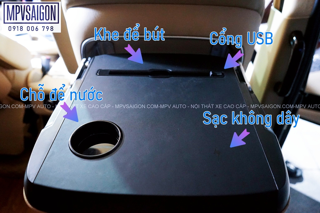 Bàn xếp lưng ghế tích hợp sạc không dây cho ô tô