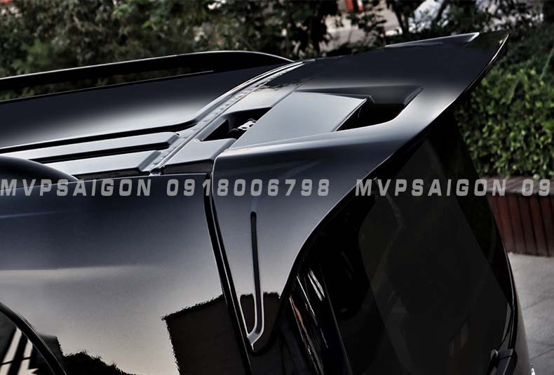 Đuôi gió cánh lướt gió mới nhất cho Benz V250