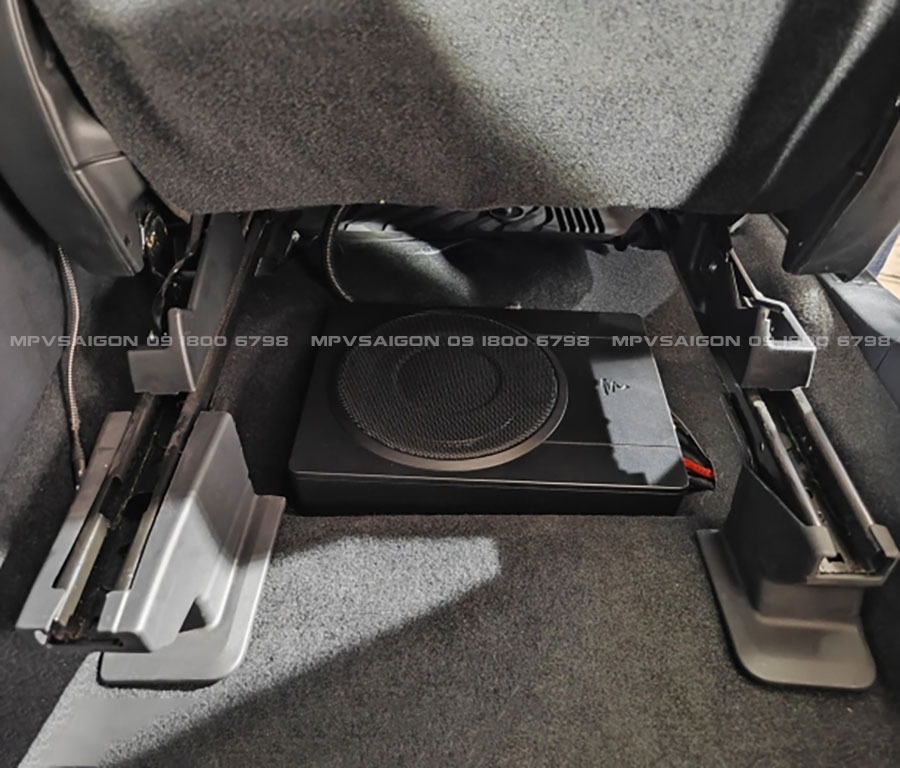 Focal Isub Active - Sub gầm ghế nổi tiếng từ Focal Pháp