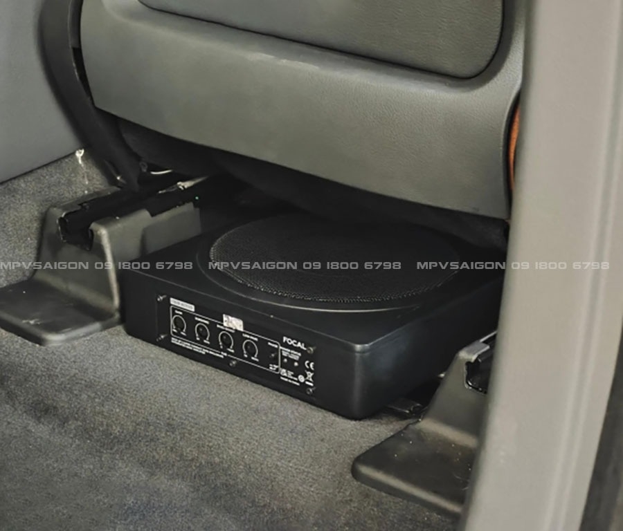 Focal Isub Active - Sub gầm ghế nổi tiếng từ Focal Pháp