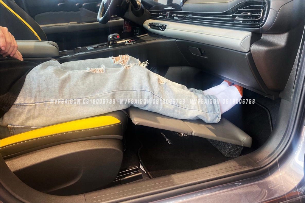 Ford F150 nâng cấp ghế sau ngả lưng sâu hơn nguyên bản