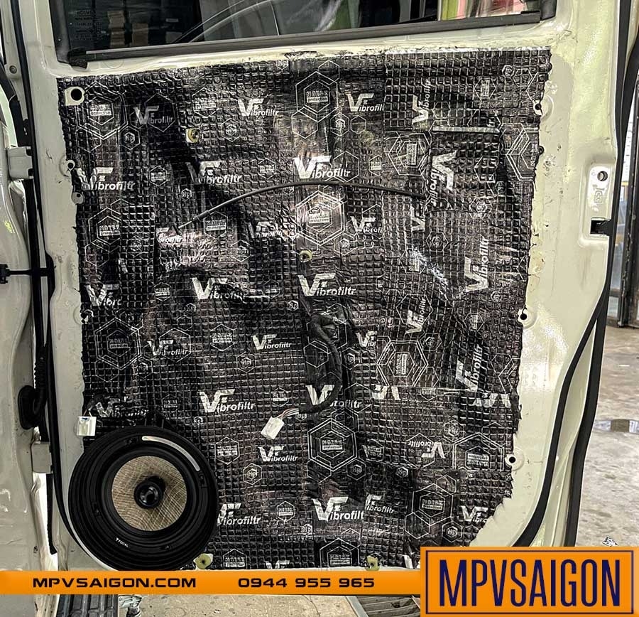 FORD RANGER NÂNG CẤP LOA FOCAL- ÂM THANH 3 WAYS TỪ PHÁP