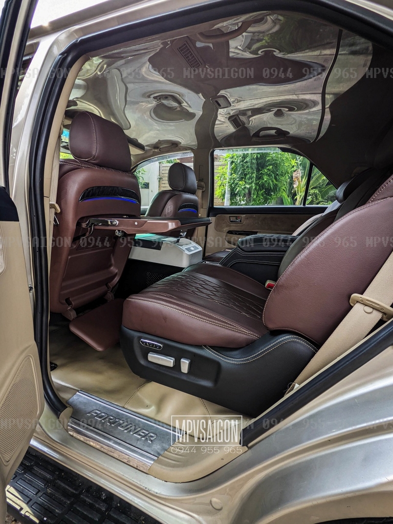 Toyota Fortuner nâng cấp ghế VIP Limousine chỉnh điện matxa cao cấp