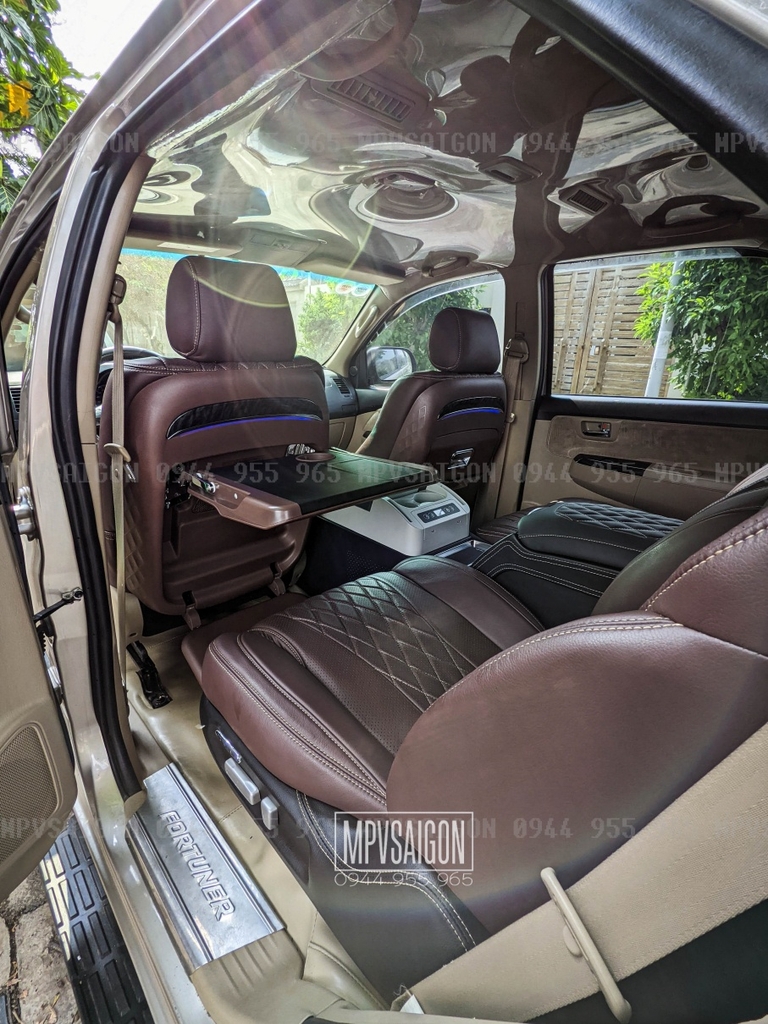 Toyota Fortuner nâng cấp ghế VIP Limousine chỉnh điện matxa cao cấp