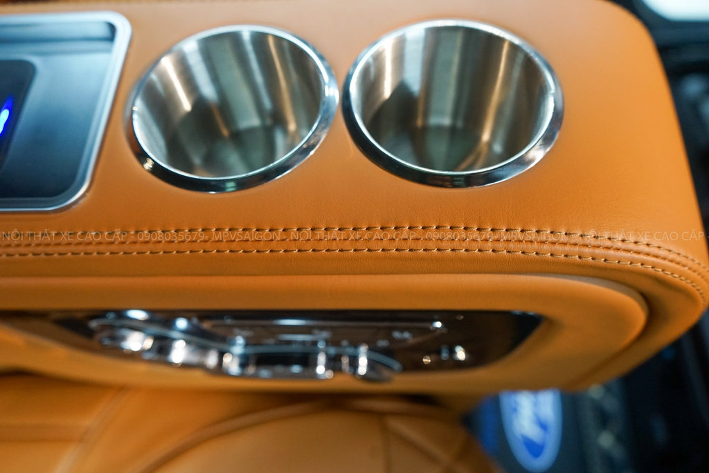 Nâng cấp ghế Limousine Ford Everest 2025: kinh nghiệm và báo giá mới nhất