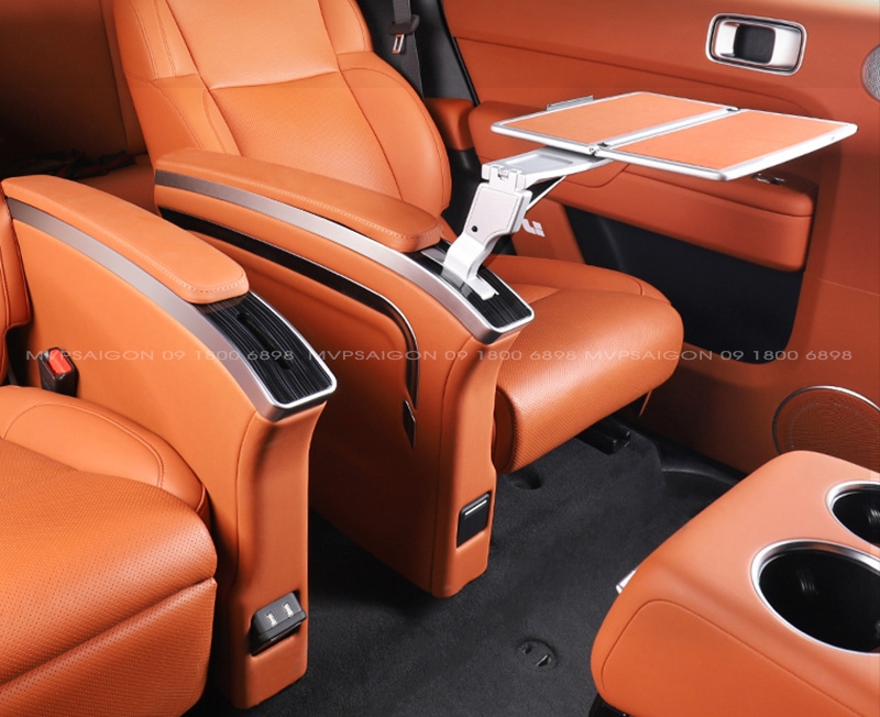Ghế Limousine thương gia có bàn xếp gọn trong tay ghế