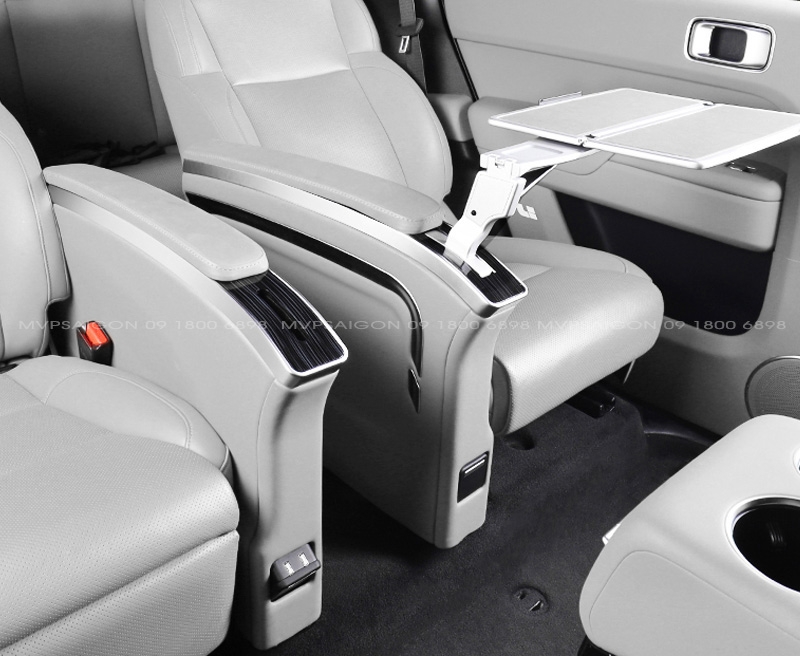 Ghế Limousine thương gia có bàn xếp gọn trong tay ghế