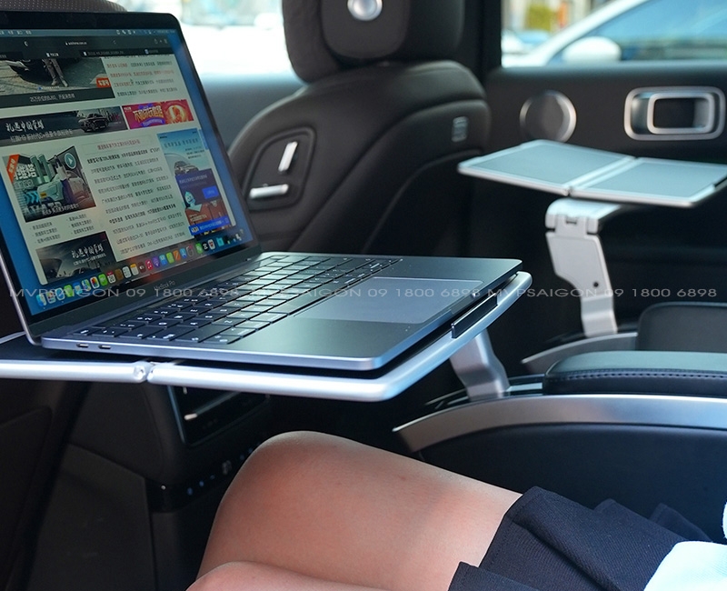 Ghế Limousine thương gia có bàn xếp gọn trong tay ghế