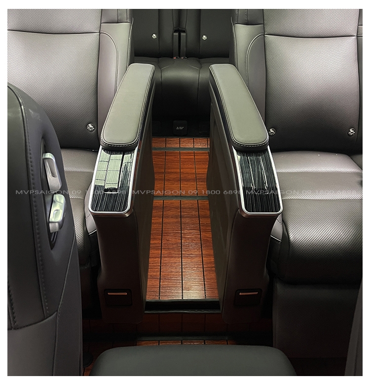 Ghế Limousine thương gia có bàn xếp gọn trong tay ghế