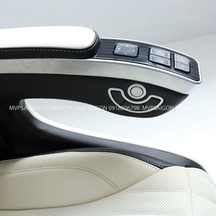 Ghế Limousine thương gia có bàn xếp gọn trong tay ghế