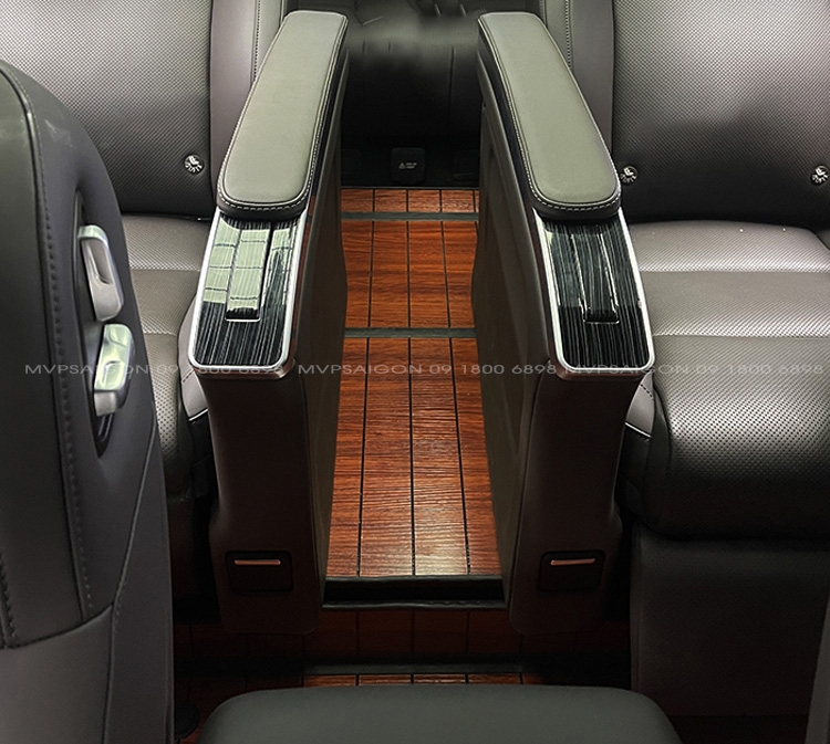 Ghế Limousine thương gia có bàn xếp gọn trong tay ghế
