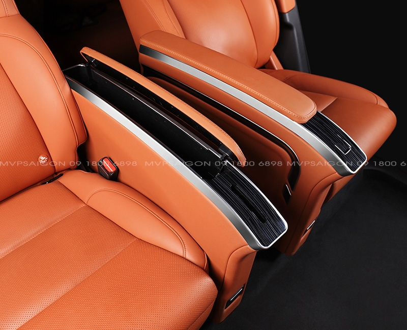 Ghế Limousine thương gia có bàn xếp gọn trong tay ghế