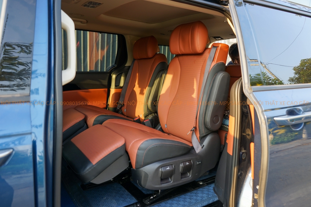 Lắp đặt mâm xoay 180 cho ghế zin xe KIA Carnival 2024 2025 - Lắp đặt ghế xoay 180 tại Sài Gòn