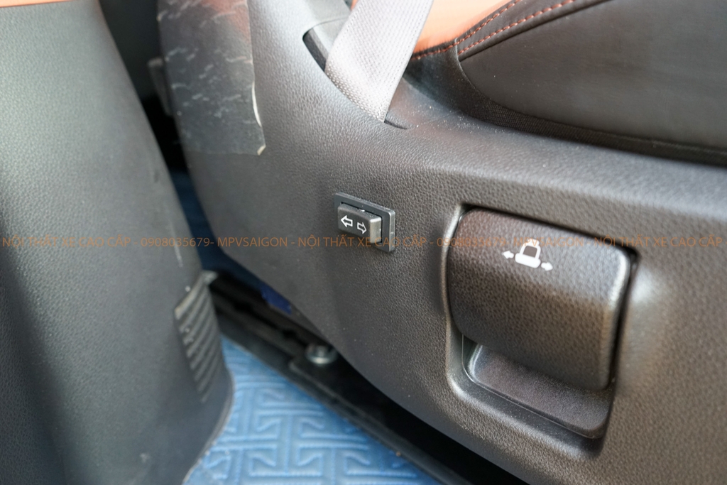 Lắp đặt mâm xoay 180 cho ghế zin xe KIA Carnival 2024 2025 - Lắp đặt ghế xoay 180 tại Sài Gòn