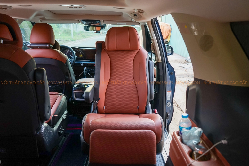 Lắp đặt mâm xoay 180 cho ghế zin xe KIA Carnival 2024 2025 - Lắp đặt ghế xoay 180 tại Sài Gòn