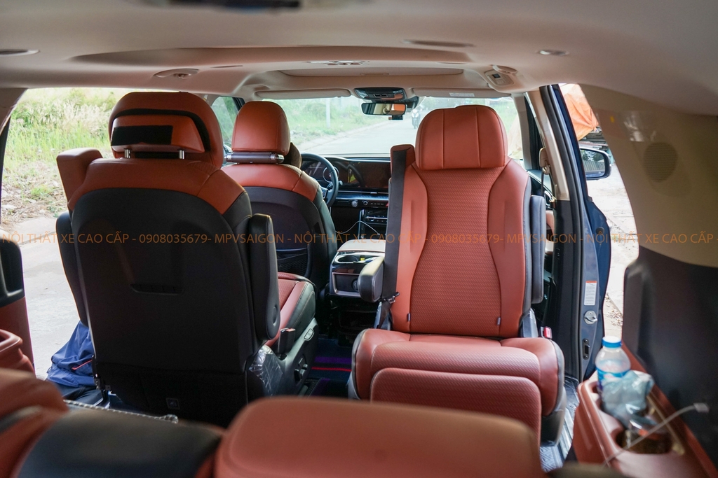 Lắp đặt mâm xoay 180 cho ghế zin xe KIA Carnival 2024 2025 - Lắp đặt ghế xoay 180 tại Sài Gòn