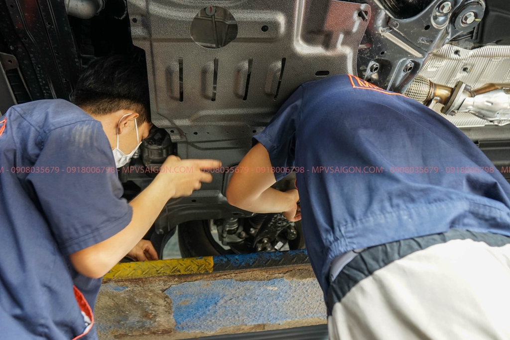 Tấm bảo vệ động cơ- giáp gầm Hyundai Custin