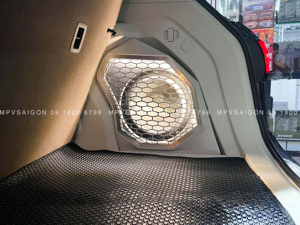 Hệ Thống Âm Thanh Đỉnh Cao Dành Cho Volkswagen Viloran: Bản Độ Gần 300 Triệu