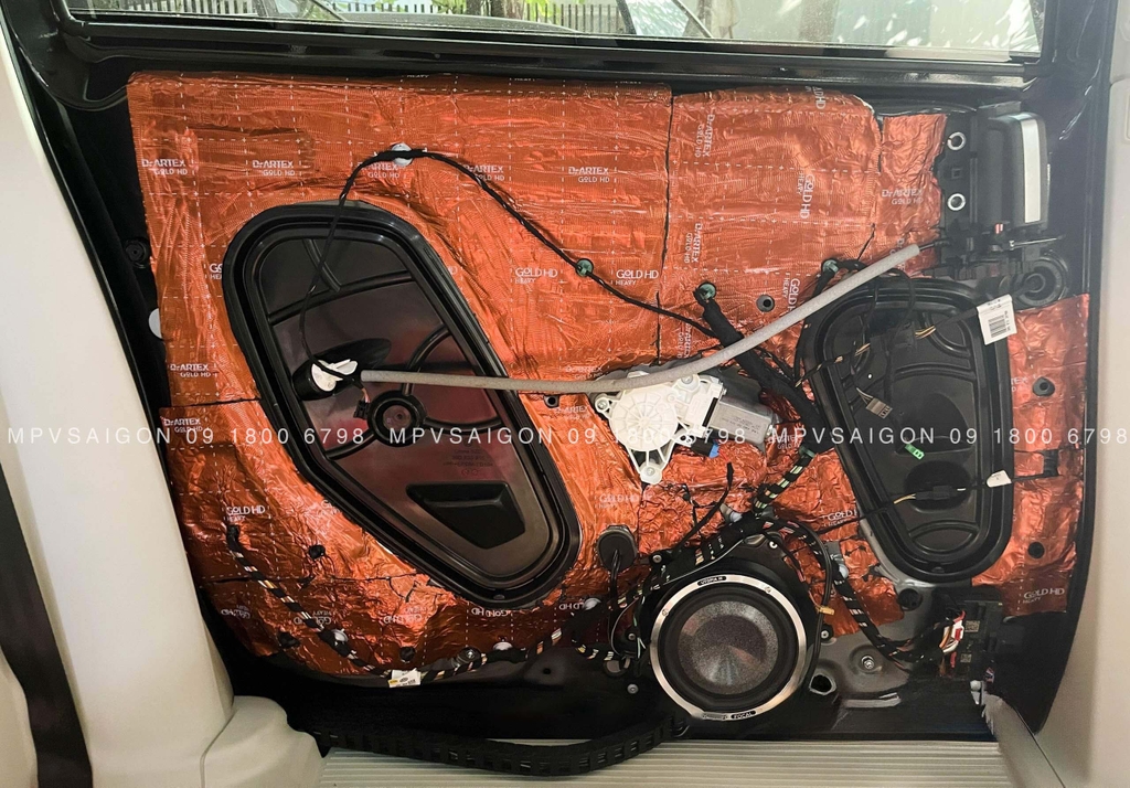 Hệ Thống Âm Thanh Đỉnh Cao Dành Cho Volkswagen Viloran: Bản Độ Gần 300 Triệu