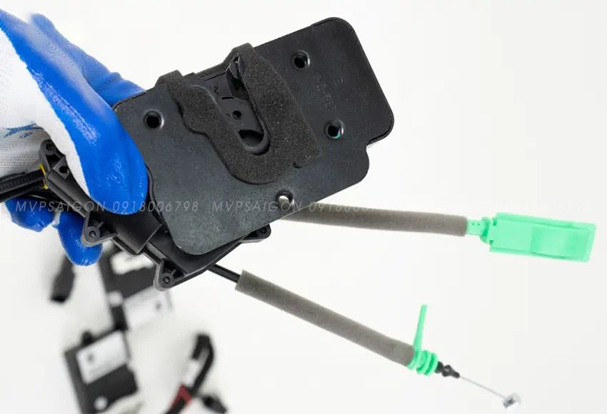 Hệ thống cửa hít cho xe Mercedes-Benz C-Class, GLC-Class, E-Class