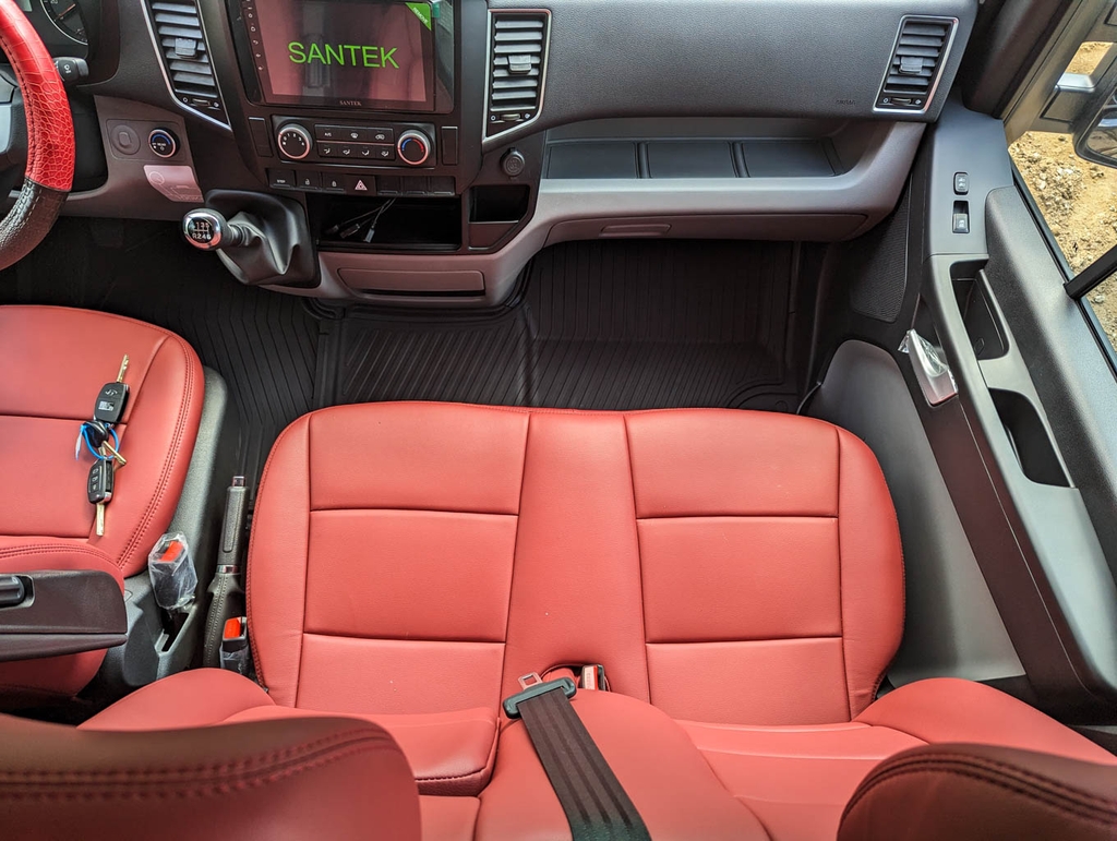 Nâng cấp ghế nội thất Hyundai Solati Limousine: Kinh nghiệm và bảng giá mới nhất