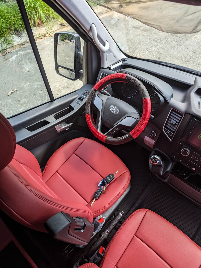 Nâng cấp ghế nội thất Hyundai Solati Limousine: Kinh nghiệm và bảng giá mới nhất