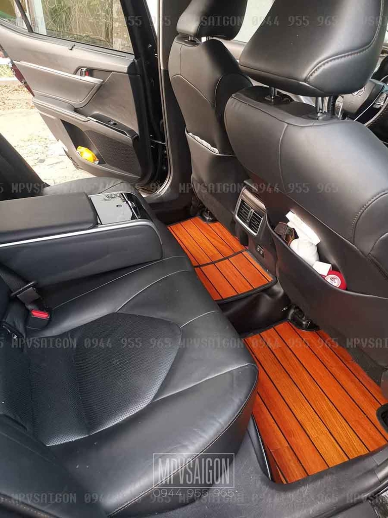 Sàn gỗ tự nhiên Toyota Camry: sang trọng và đẳng cấp hơn hẳn