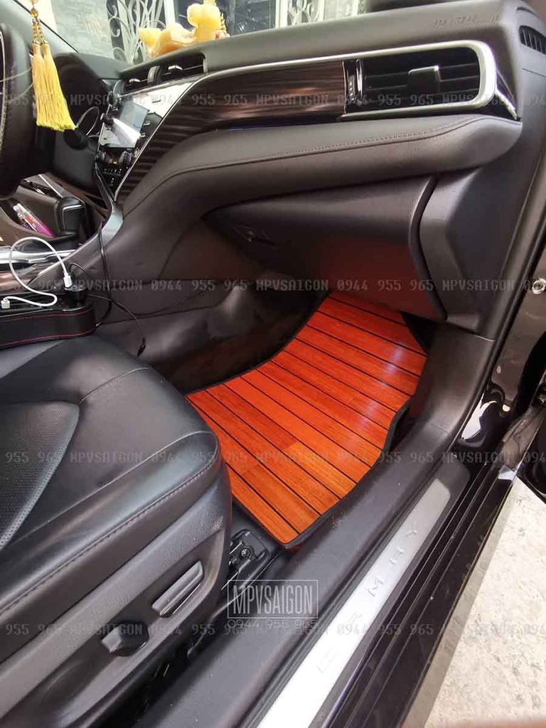 Sàn gỗ tự nhiên Toyota Camry: sang trọng và đẳng cấp hơn hẳn