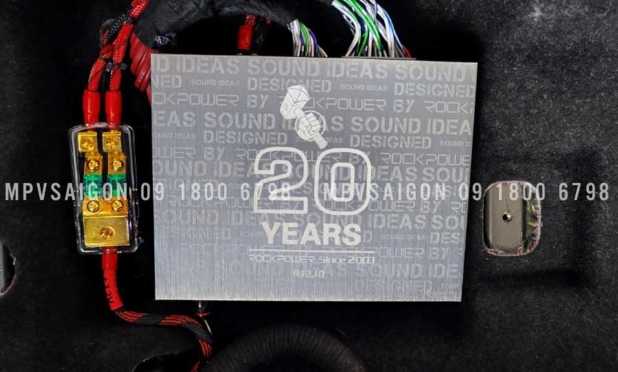 DSP Rockpower R12.10 - Bộ xử lý trung tâm tích hợp Amply