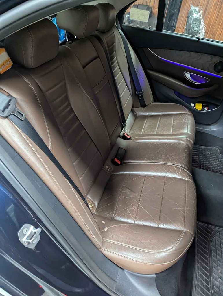 MERCEDES-BENZ E200 BỌC DA GHẾ