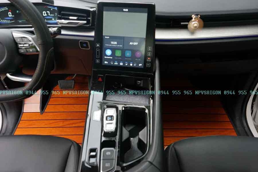 Sàn gỗ tự nhiên Hyundai Custin mẫu mới nhất 2025 tại MPVSAIGON