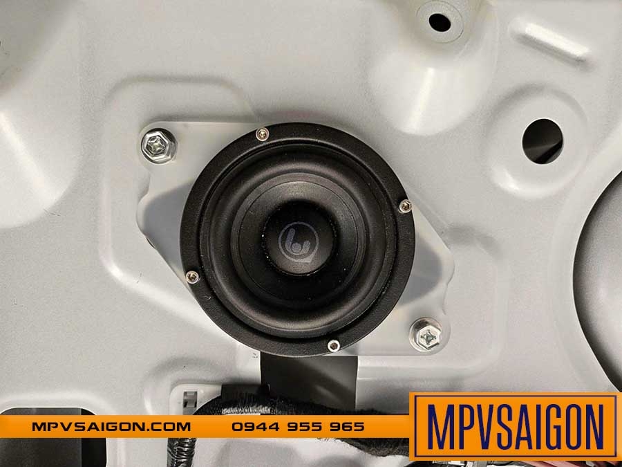 LAND CRUISER LC300 NÂNG CẤP LOA VỚI THƯƠNG HIỆU Ý VÀ PHÁP: GIẢI PHÁP NÂNG CẤP GIỮ ZIN TOÀN BỘ