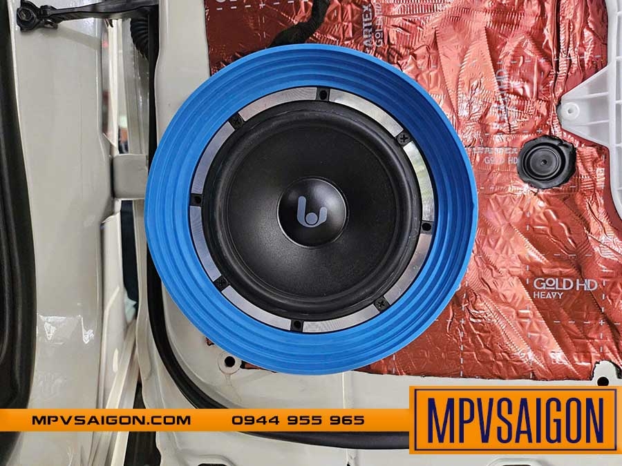 LAND CRUISER LC300 NÂNG CẤP LOA VỚI THƯƠNG HIỆU Ý VÀ PHÁP: GIẢI PHÁP NÂNG CẤP GIỮ ZIN TOÀN BỘ