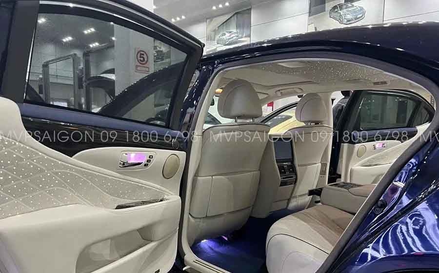 Lexus LS460 bọc da đổi màu nội thất