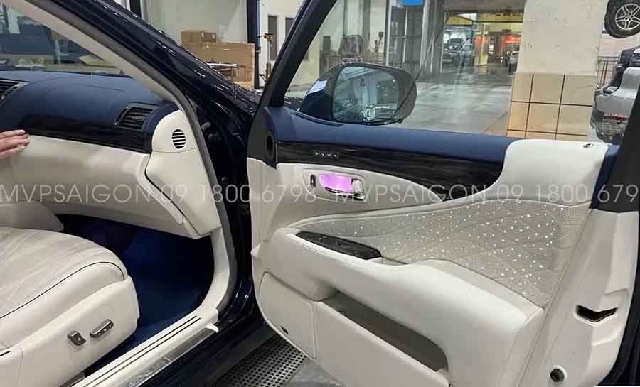Lexus LS460 bọc da đổi màu nội thất
