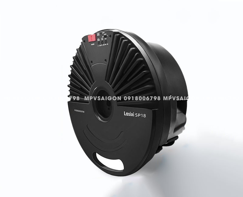 Loa siêu trầm đặt cốp/ hốc bánh sơ cua Volkswagen Viloran 2024