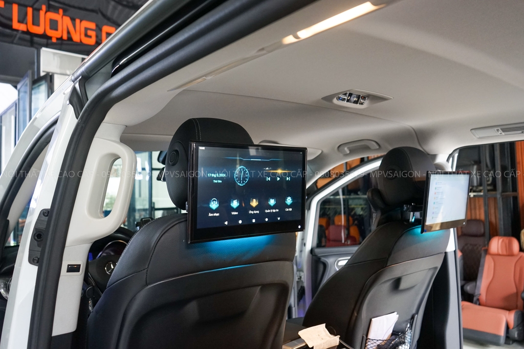 Màn hình gối đầu xe Mercedes V250