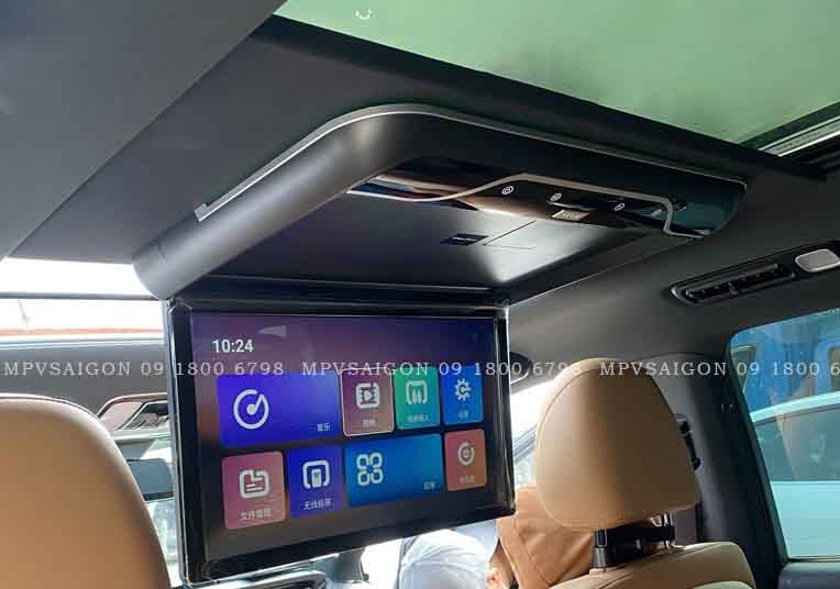 Màn hình trần Panorama cho xe cửa sổ trời toàn cảnh