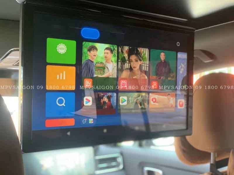 Màn hình trần Panorama cho xe cửa sổ trời toàn cảnh