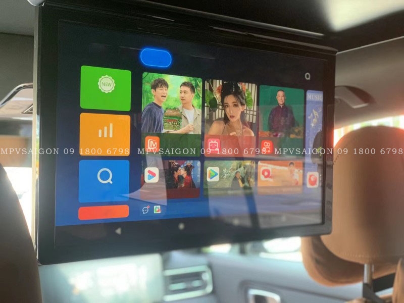 Màn hình trần Panorama cho xe cửa sổ trời toàn cảnh