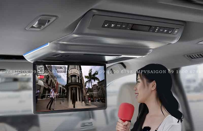 Màn hình trần Panorama cho xe cửa sổ trời toàn cảnh