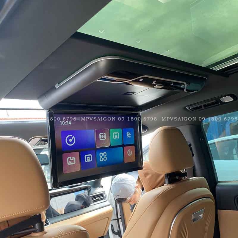 Màn hình trần Panorama cho xe cửa sổ trời toàn cảnh