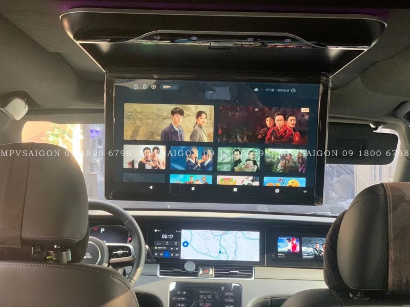 Màn hình trần Panorama cho xe cửa sổ trời toàn cảnh