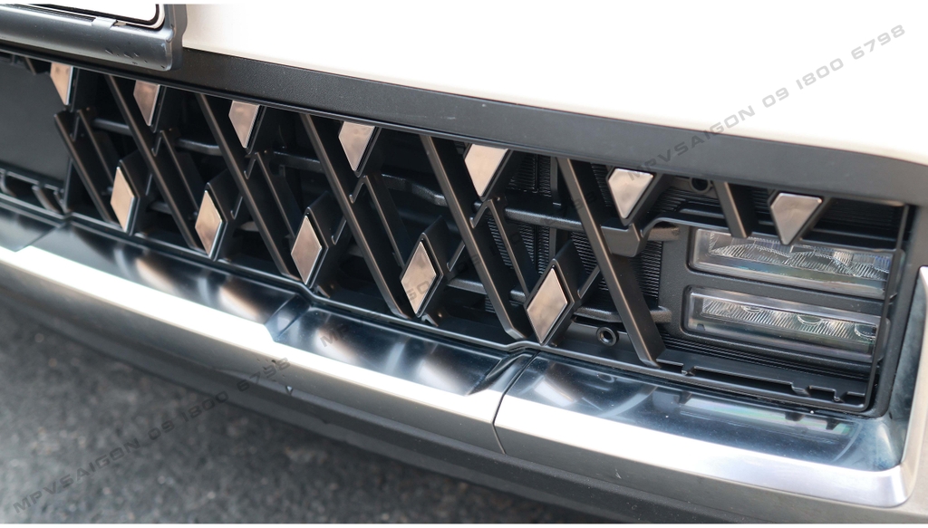 MẶT CA LĂNG DƯỚI NEW KIA CARNIVAL 2024 2025 MẪU HÀN QUỐC