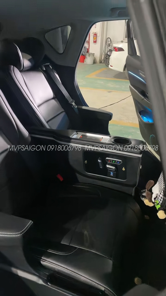 Mazda CX5 độ Combo ghế limousine thương gia con ngựa giữa