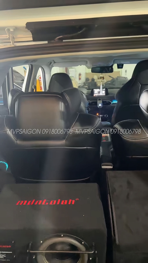 Mazda CX5 độ Combo ghế limousine thương gia con ngựa giữa