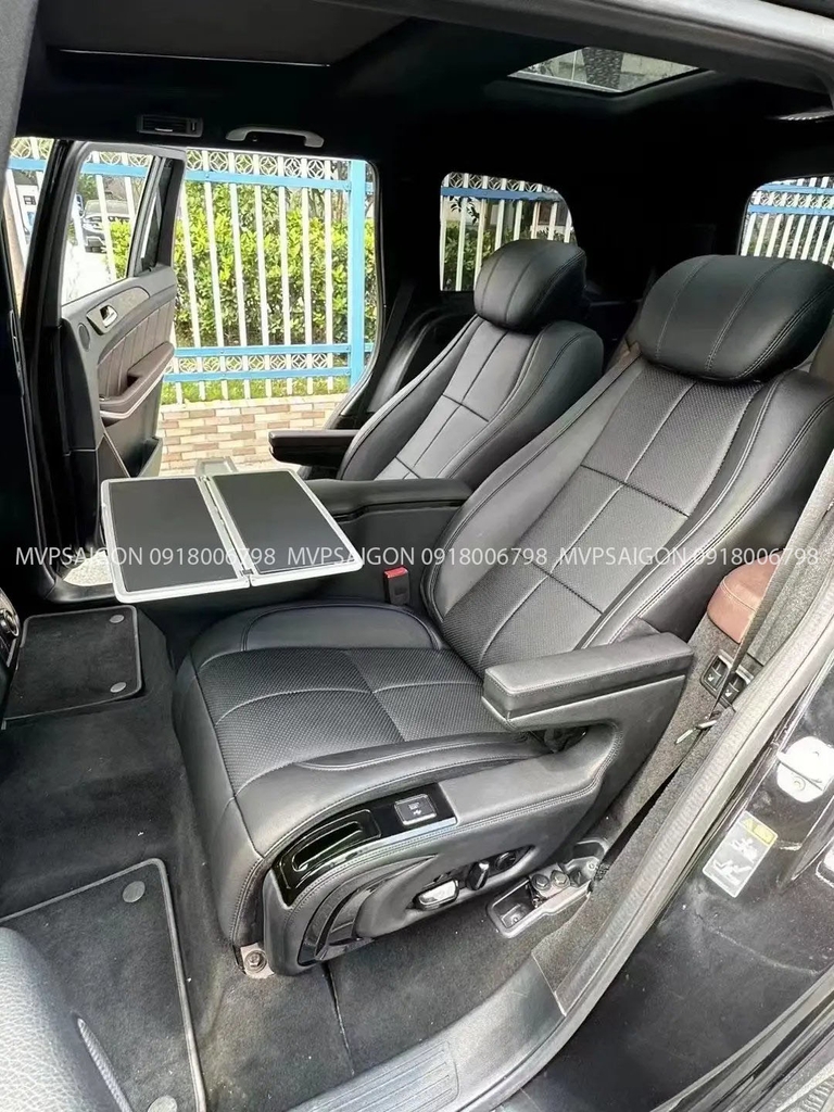 Mercedes Benz GLB độ  limousine có bàn làm việc